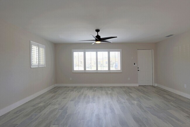 Building Photo - AVAILABLE NOW