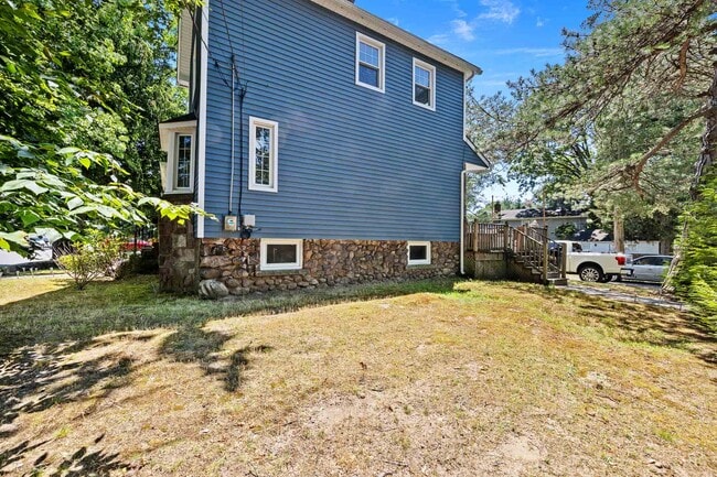 Building Photo - 56 E Madison Ave