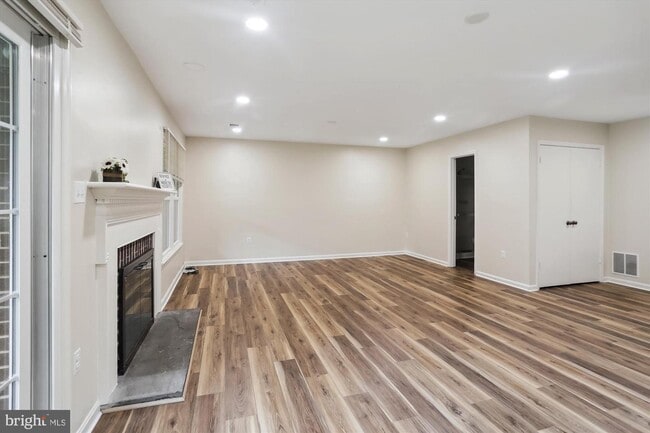 Building Photo - 7561 Heatherton Ln