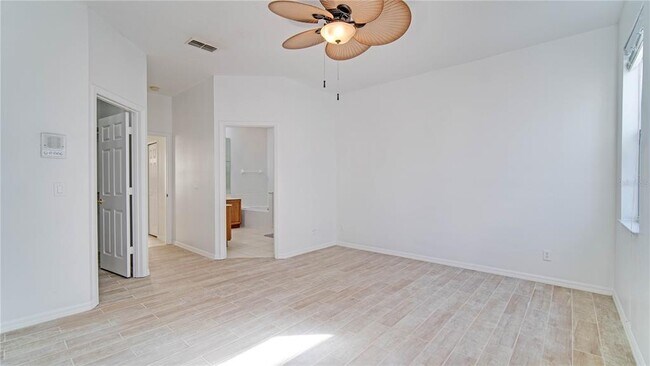 Building Photo - 1007 Royal St George Dr