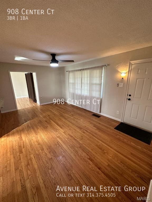 Building Photo - 908 Center Ct