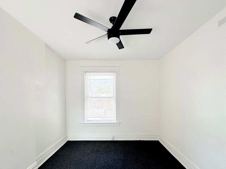 Building Photo - 4167 Botanical Ave