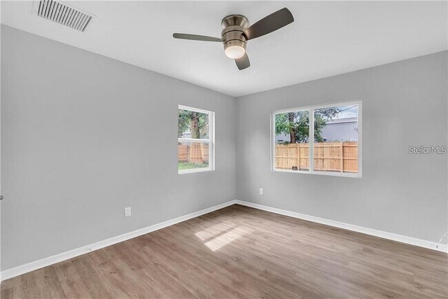 Building Photo - 1610 Tulane St