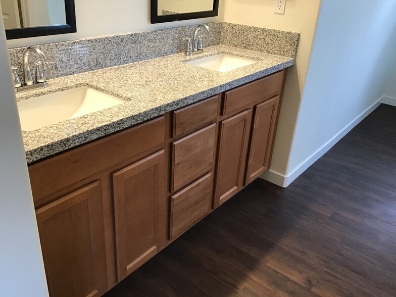 Building Photo - 1940 Black Sand Dr