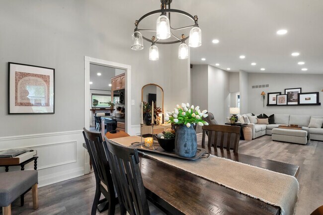 Building Photo - 2947 Meramar Dr
