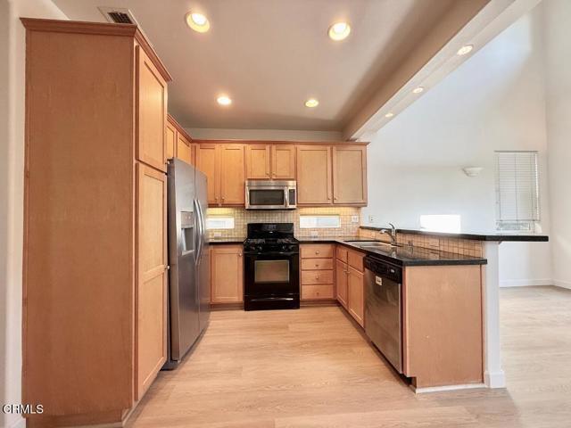 Building Photo - 533 E Port Hueneme Rd
