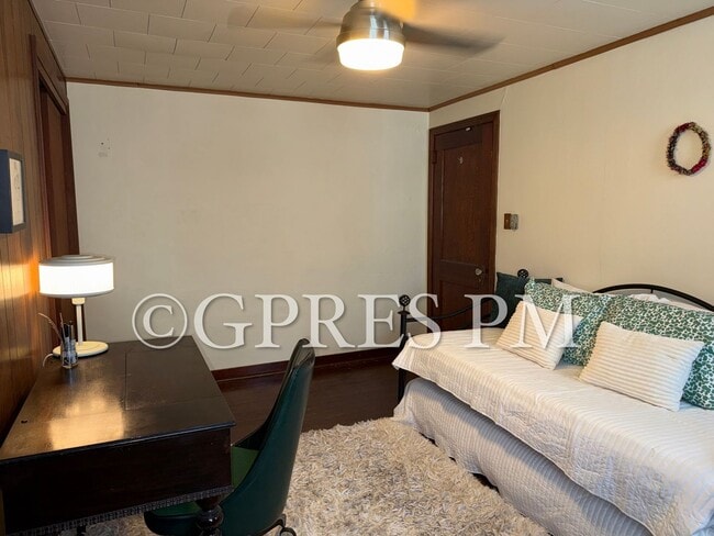 Building Photo - Classic Lawrenceville Row House – Walkable...