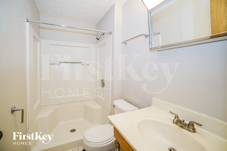 Building Photo - 1904 Little Water Dr