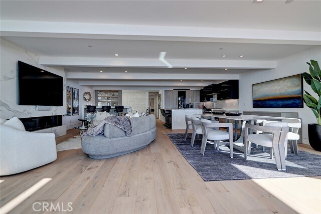 Building Photo - 1208 The Strand