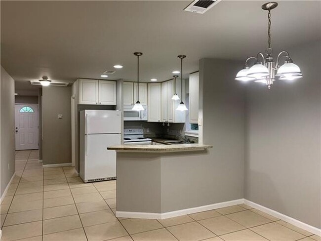 Building Photo - Cleveland Street