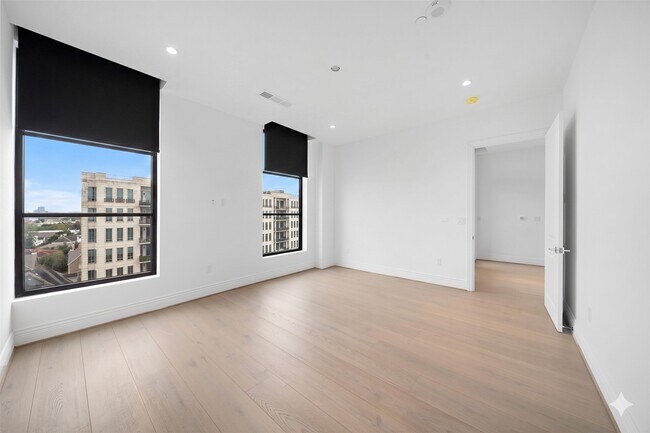 Building Photo - 2323 San Felipe St