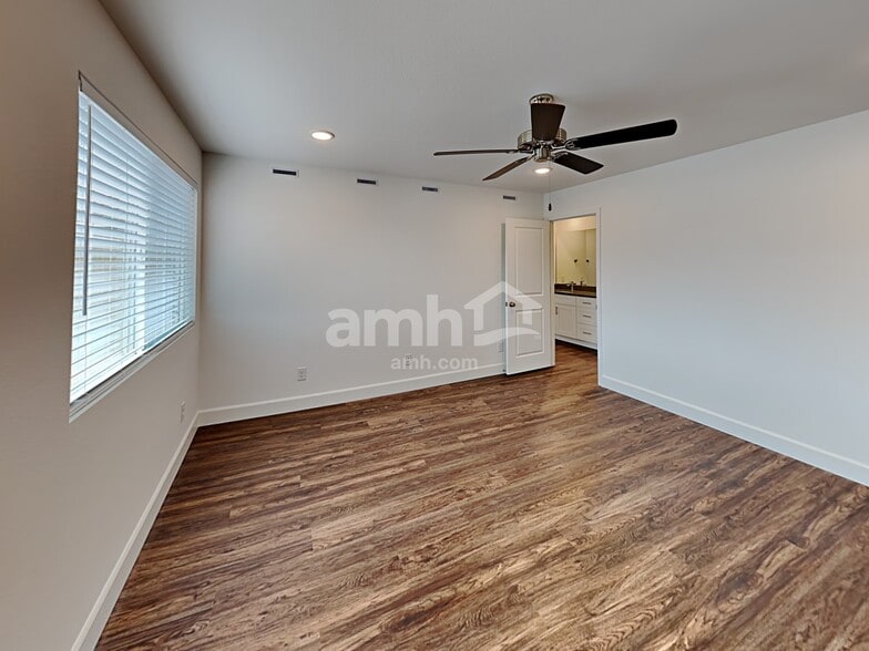 Building Photo - 9142 Crocker Pt Ct
