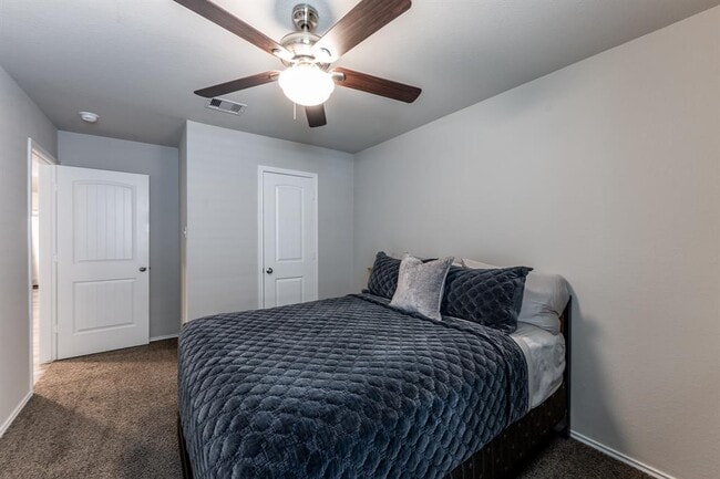 Building Photo - 306 Pecos Dr