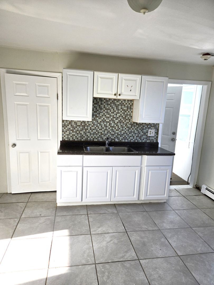 Building Photo - 184-186-186 Allston St