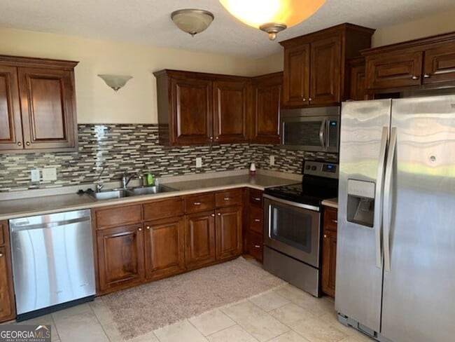 Building Photo - 205 Augusta Way