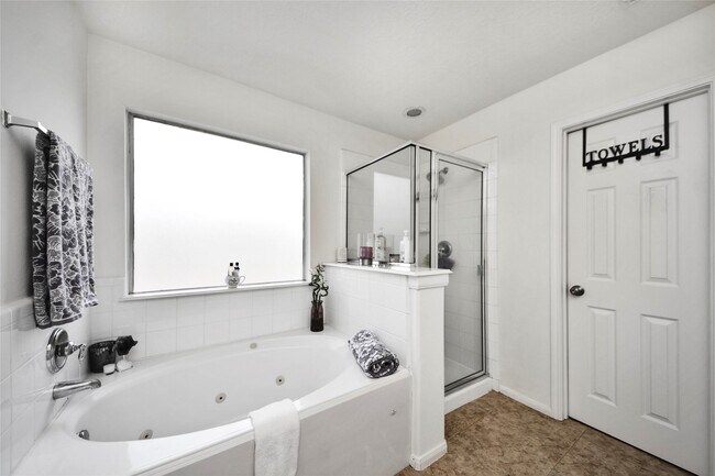 Building Photo - 9107 S Ferndale Pl Dr