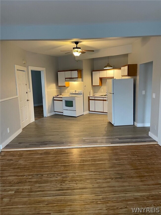 Building Photo - 370 Virginia St