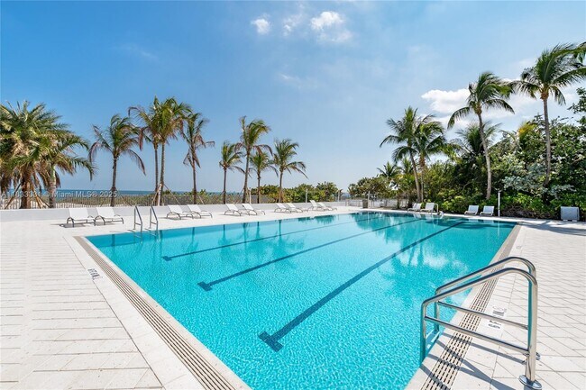 Building Photo - 613 Ocean Dr