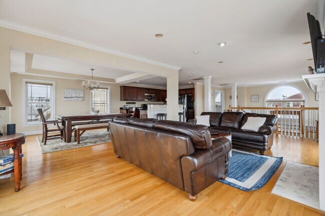 Building Photo - 9 Lowell St