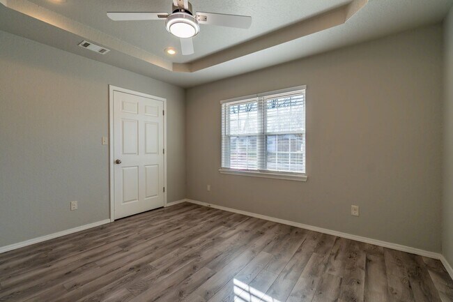 Building Photo - Gorgeous 3 Bedroom 2 Bathroom Home in Fort Smith