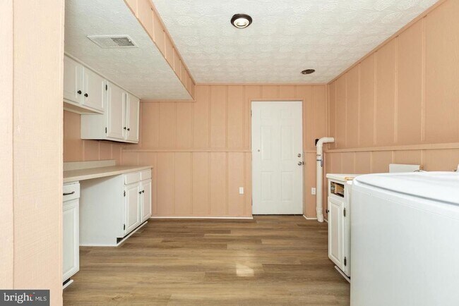 Building Photo - 1126 Riva Ridge Dr