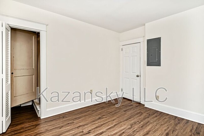 Building Photo - 2477 Brookdale Ave