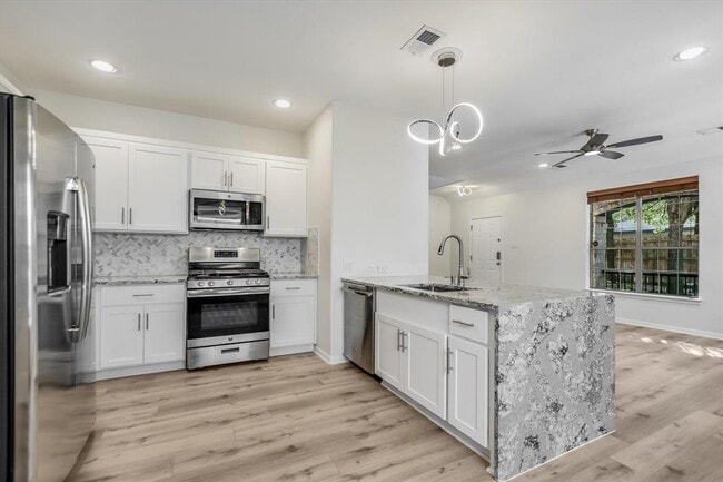 Building Photo - 11400 W Parmer Ln