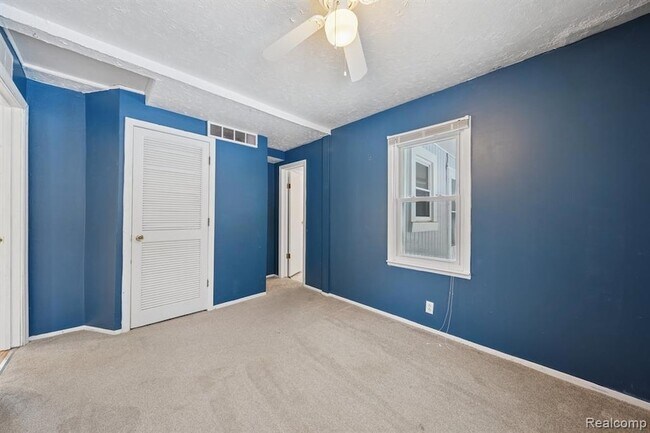 Building Photo - 2266 Newberry Rd