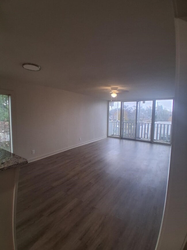 Building Photo - 8906 Ilona Ln