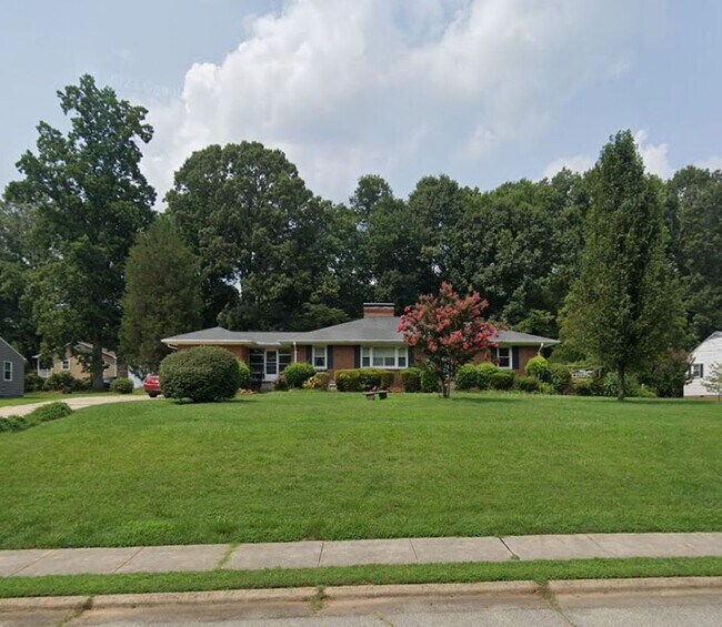 Primary Photo - 1403 Spry St