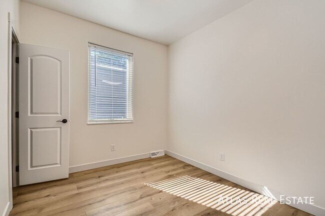 Building Photo - 4731 Columbine St