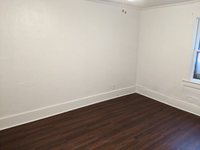 Building Photo - 711 Adler Rd