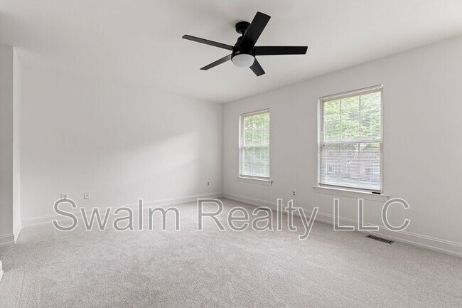 Building Photo - 240 Timber Knoll Dr
