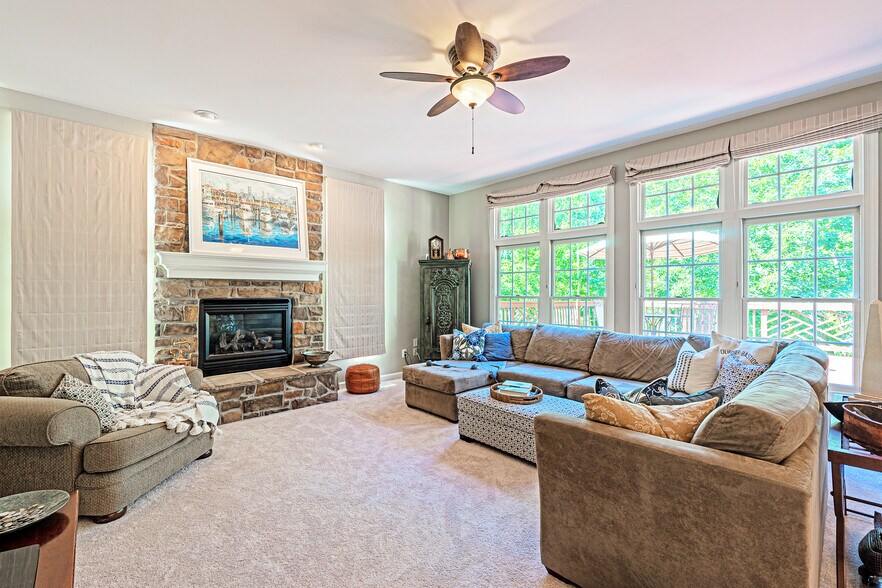 Building Photo - 47333 Middle Bluff Pl