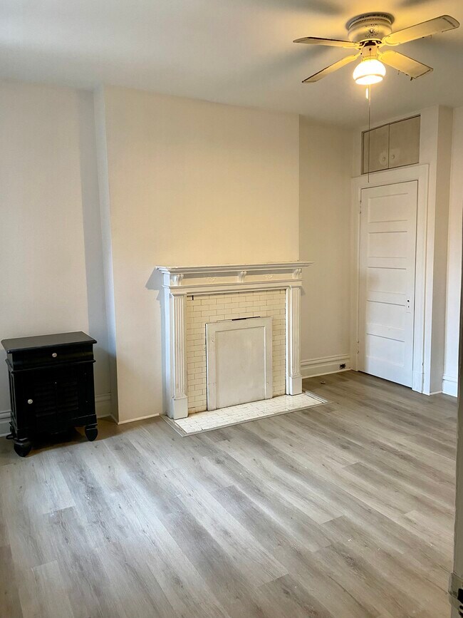 Building Photo - 323 McKee Pl