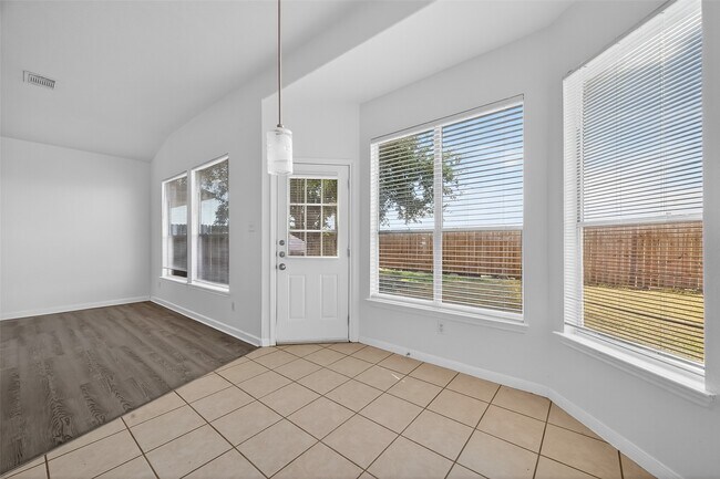 Building Photo - 21339 Bella Jess Dr