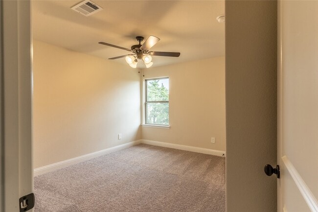 Building Photo - 6814 Topaz Dr