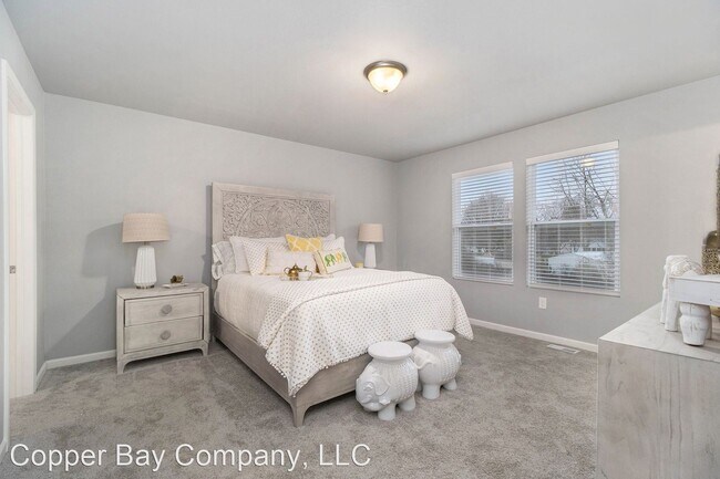 Building Photo - 4 br, 2.5 bath House - 4428 Bronson Boulevard