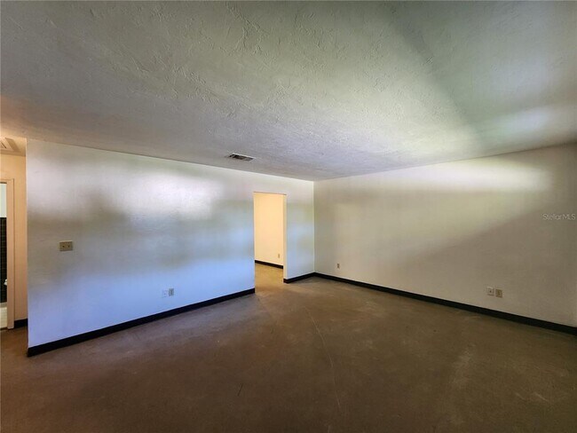 Building Photo - 5817 NW 23rd Terrace