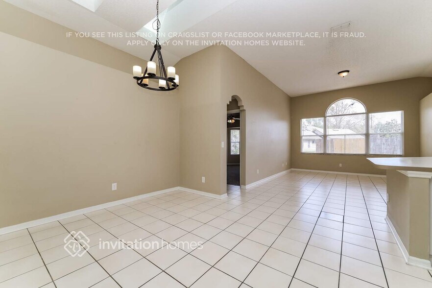 Building Photo - 5902 Azure Dr