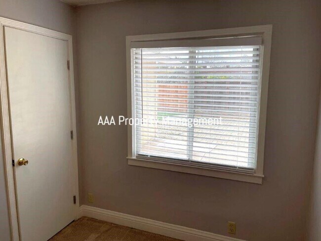 Building Photo - Pleasant HIll 3 bedroom 2 bath Great locat...
