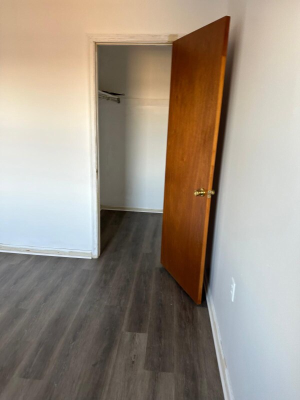 Building Photo - 235 Vista Dr