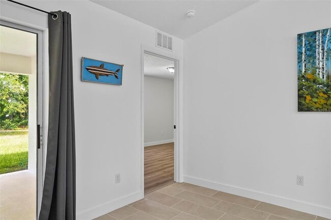 Building Photo - 64 Radcliffe Dr