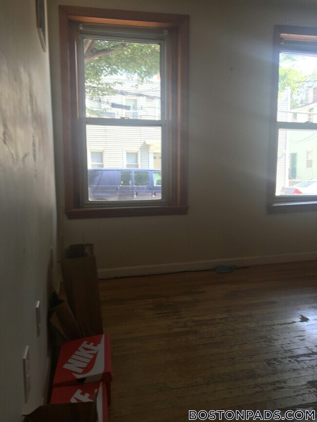 Building Photo - 9 Fulkerson St