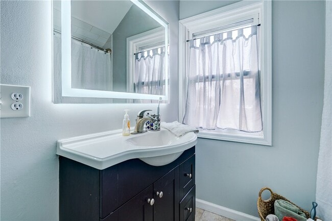 Building Photo - 523 Elmgrove Rd