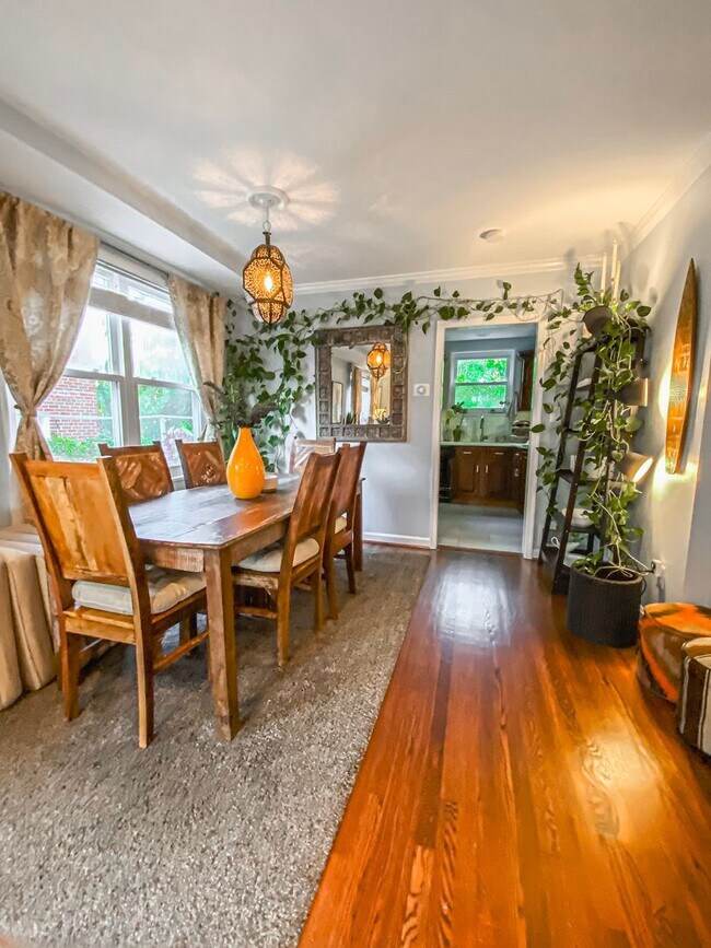 Building Photo - Gorgeous 3 Bed 1.5 Bath Brick Home with Large Yard In Beautiful Taylor Run