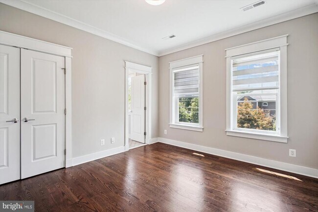 Building Photo - 1565 Hane St
