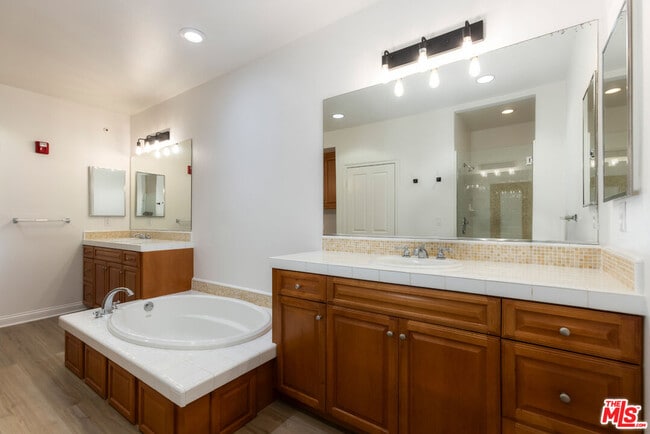 Building Photo - 12975 Agustin Pl