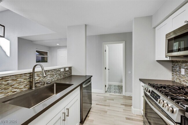 Building Photo - 1409 Beaver Spring St