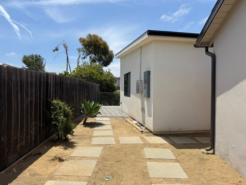 Building Photo - 3535 Hatteras Ave